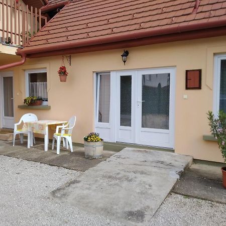Barbara Apartmanhaz Кестхей Экстерьер фото